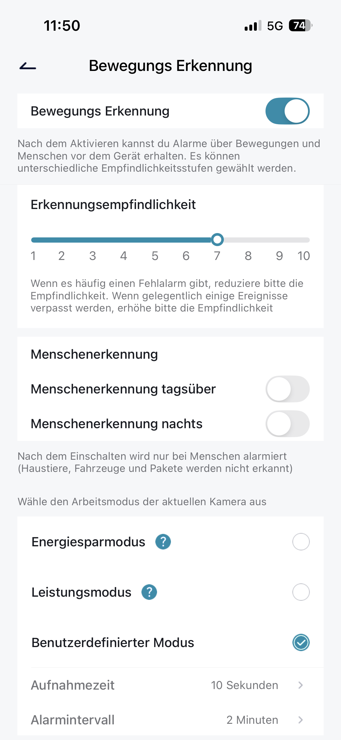 Free 4G: Bewegungserkennung eingeschaltet, Empfindlichkeit 7, Menschenerkennung tagsüber und nachts aus, benutzerdefinierter Modus.